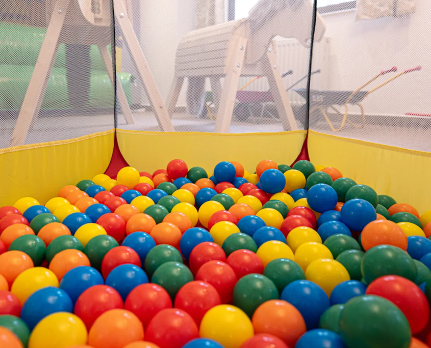 Bällebad für Kinder